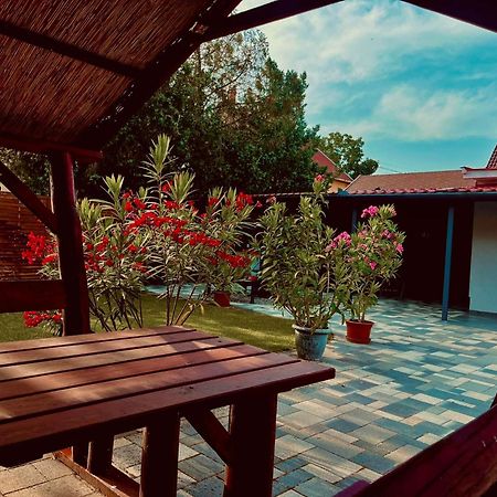 Hajdúszoboszló Tahiti Garden Apartman מראה חיצוני תמונה